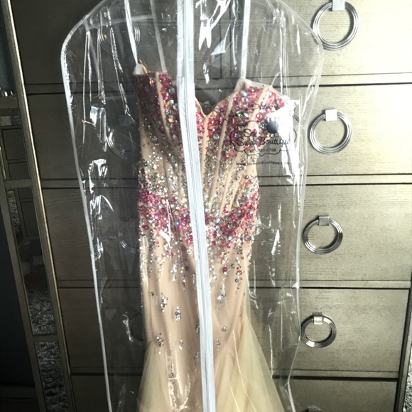 Prom Dress- So sweet boutique - Picture 2 of 5